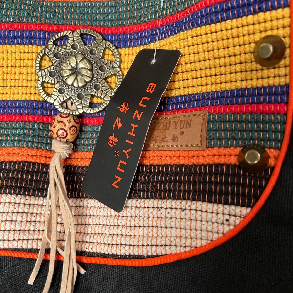 BNWT BU ZHI YUN PURSE.  HOBO STYLE BAG WITH LOTS OF STORAGE SPACE! GREAT DEAL!!! - Picture 7 of 14